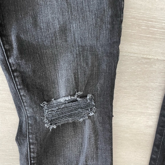 🚫SOLD🚫Mens H&M Ripped Jeans - Picture 2 of 3